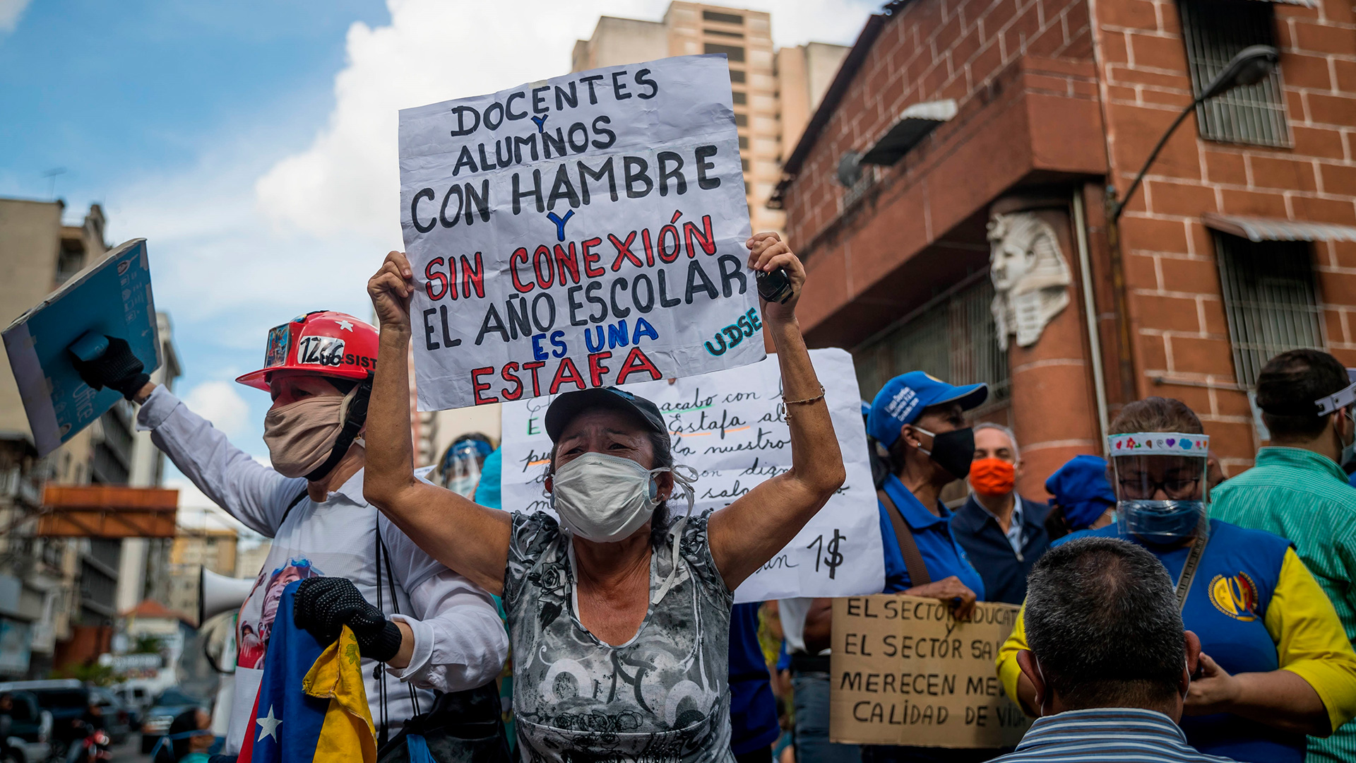 Teachers demonstration in Venezuela for classes resuming without control coronavirus measures