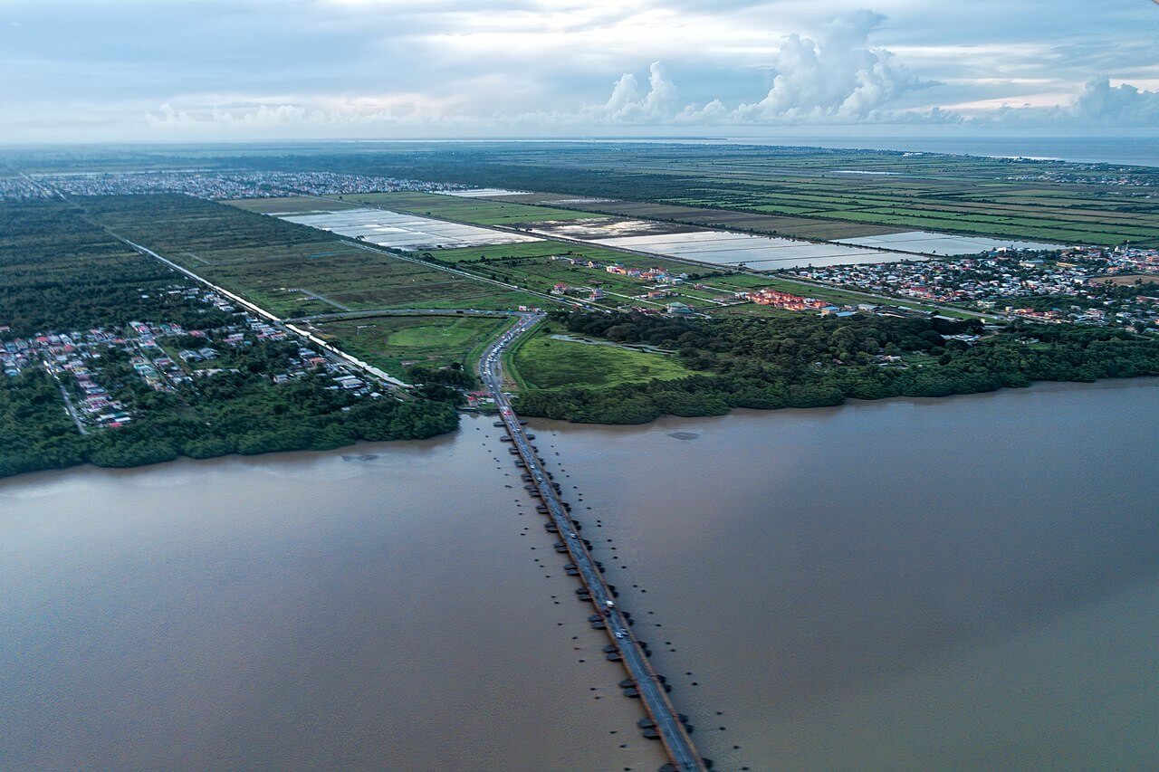 Demerara-Harbour-Bridge-en-Guyana-con-China-Railway-Construction-Corporation-Limited