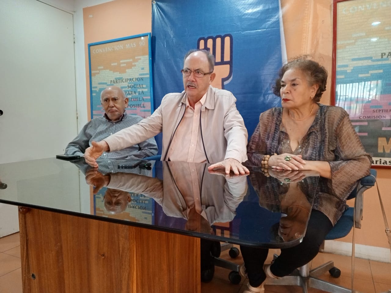 65ace1f1-c226-4b64-8dd4-c3cce171c6ae