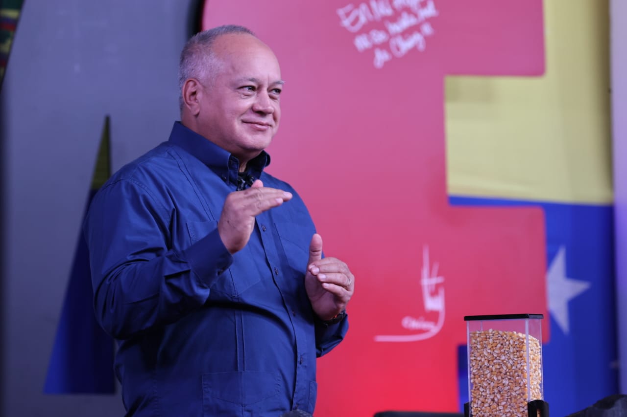 CON-EL-MAZO-DANDO-17