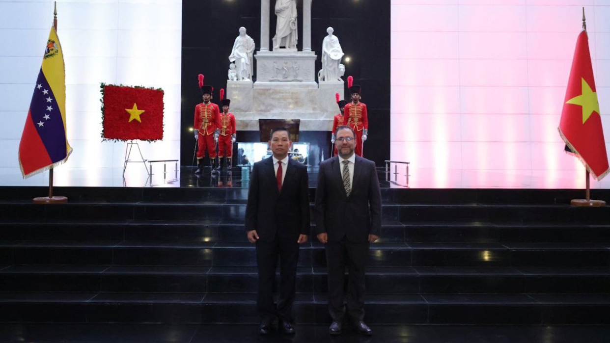 canciller-de-venezuela-acompano-los-actos-por-la-independencia-de-vietnam-en-el-panteon-nacional-182999
