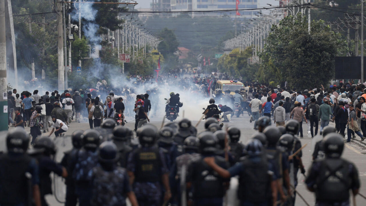 2025-09-08T132031Z-86579953-RC2NNGATFRPX-RTRMADP-3-NEPAL-PROTESTS