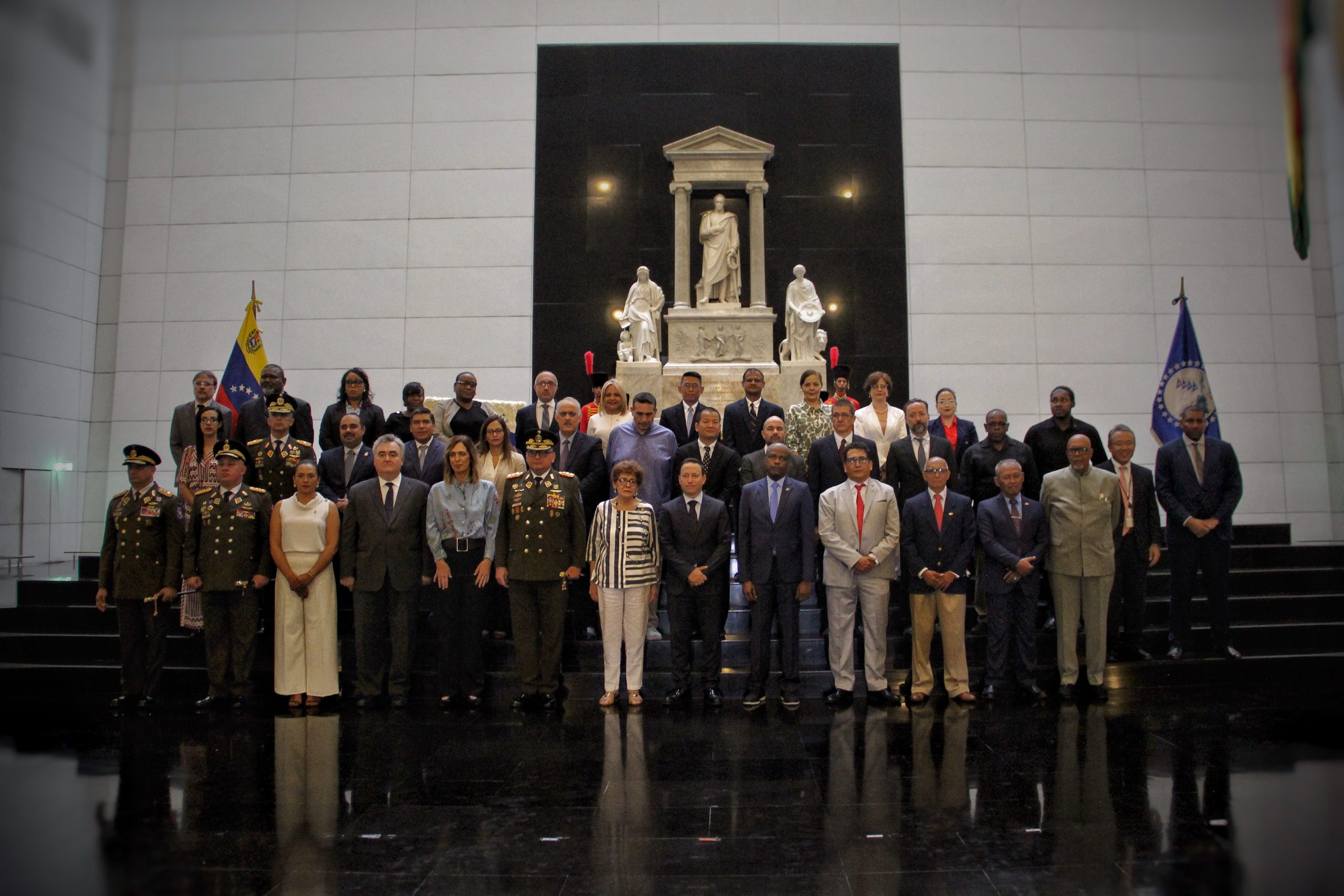 01-FOTO-DIPLOMATICOS