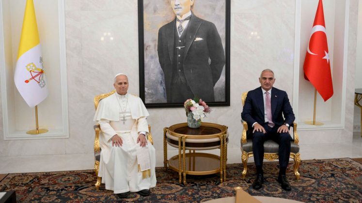 Papa León XIV llegó a Turquía en su primer viaje internacional ...