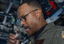 Se retira el jefe del Comando Sur que supervisaba los ataques de EEUU en el Caribe