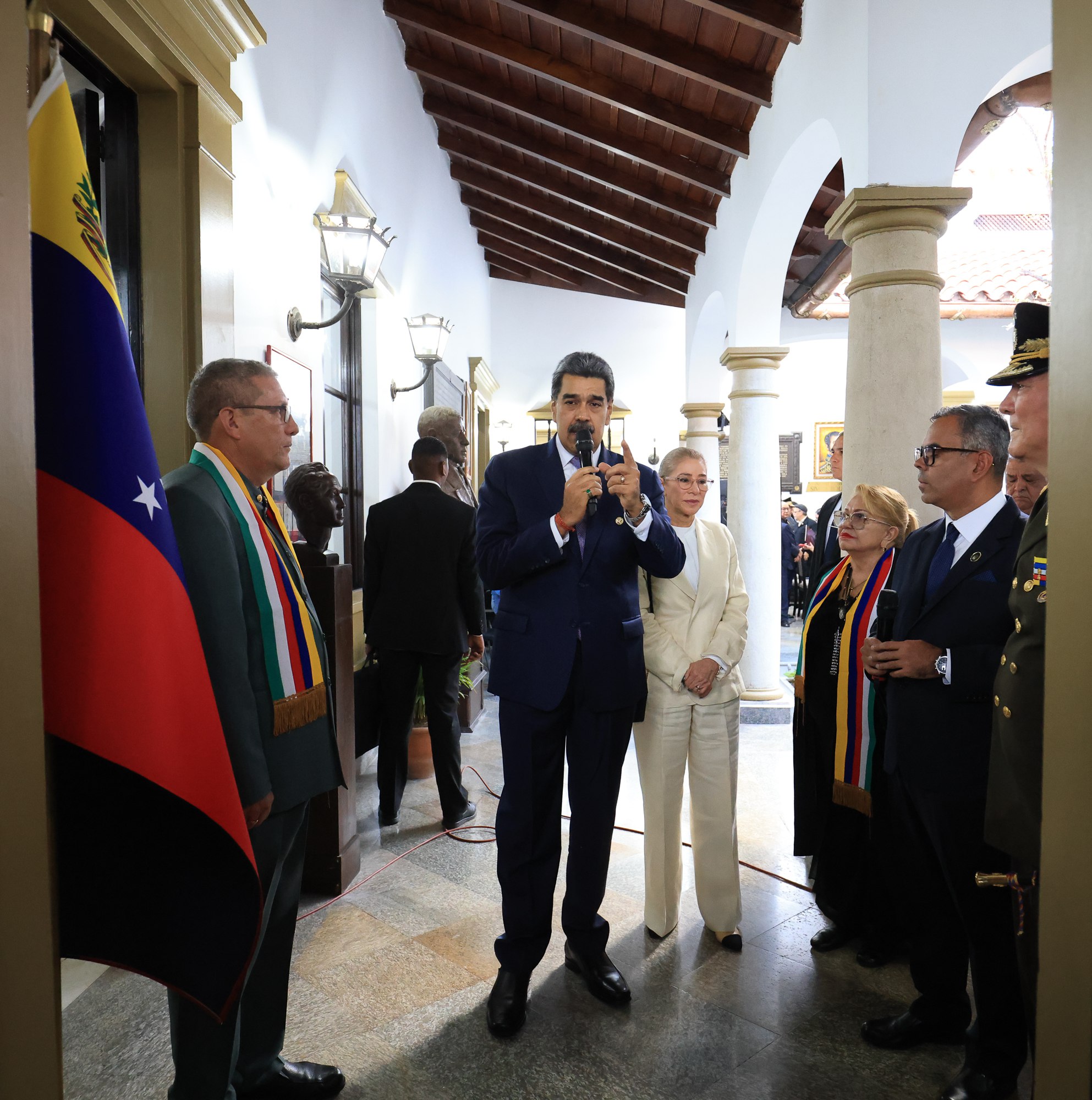Nicolás Maduro 17122025 B