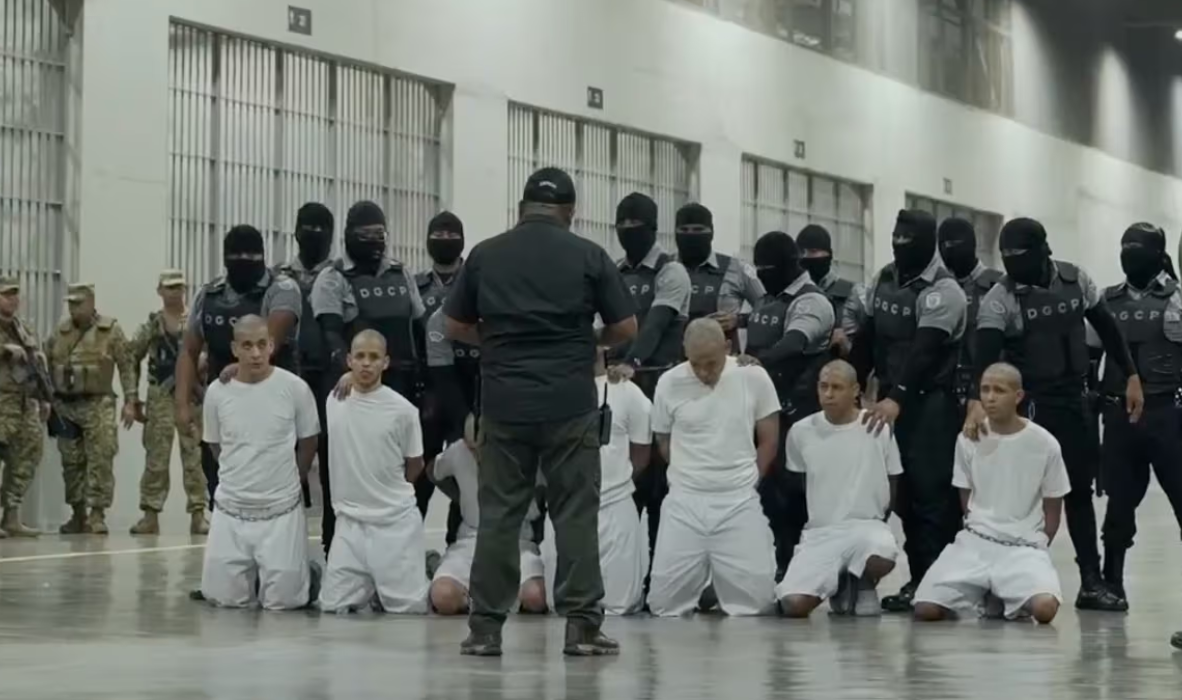 Prisioneros en el CECOT archivo