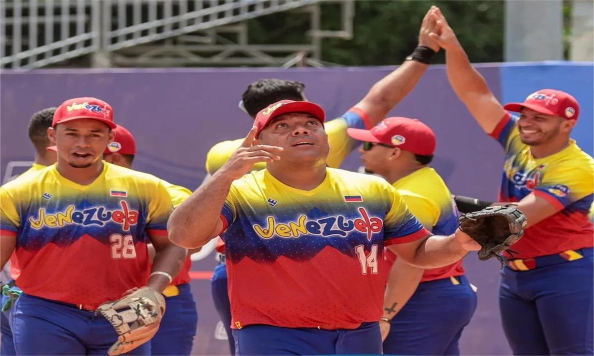 Softbol-masculino-Venezuela-vs-Canada-1024x863-1