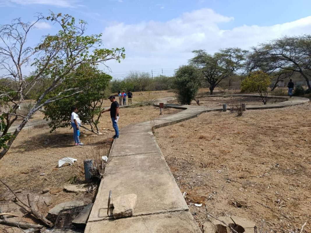 a0a00c40-da47-4232-a301-4c4567b787a4