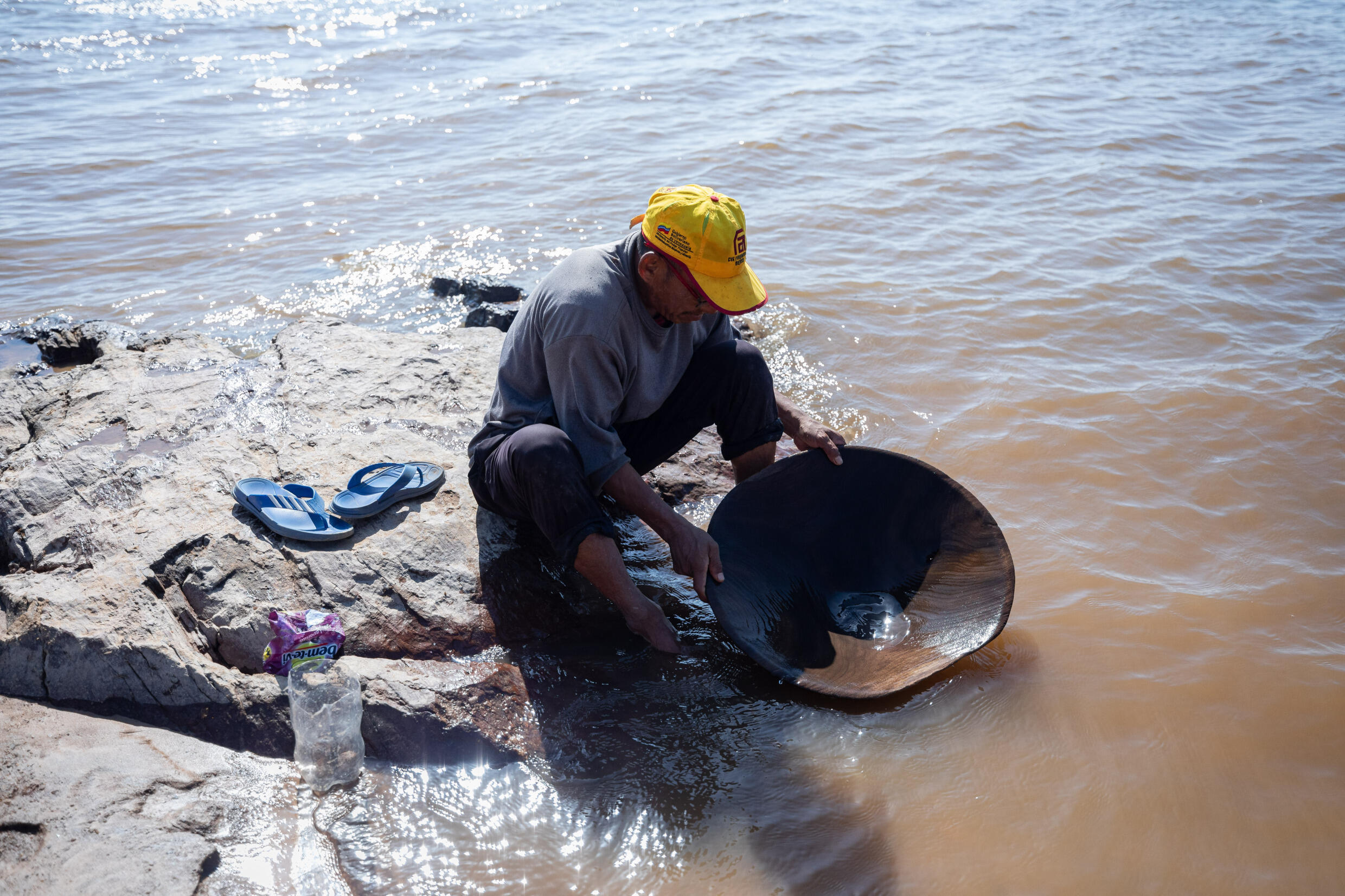 e3b51d89968d9c8e7155cff33a4fa450238dbee8