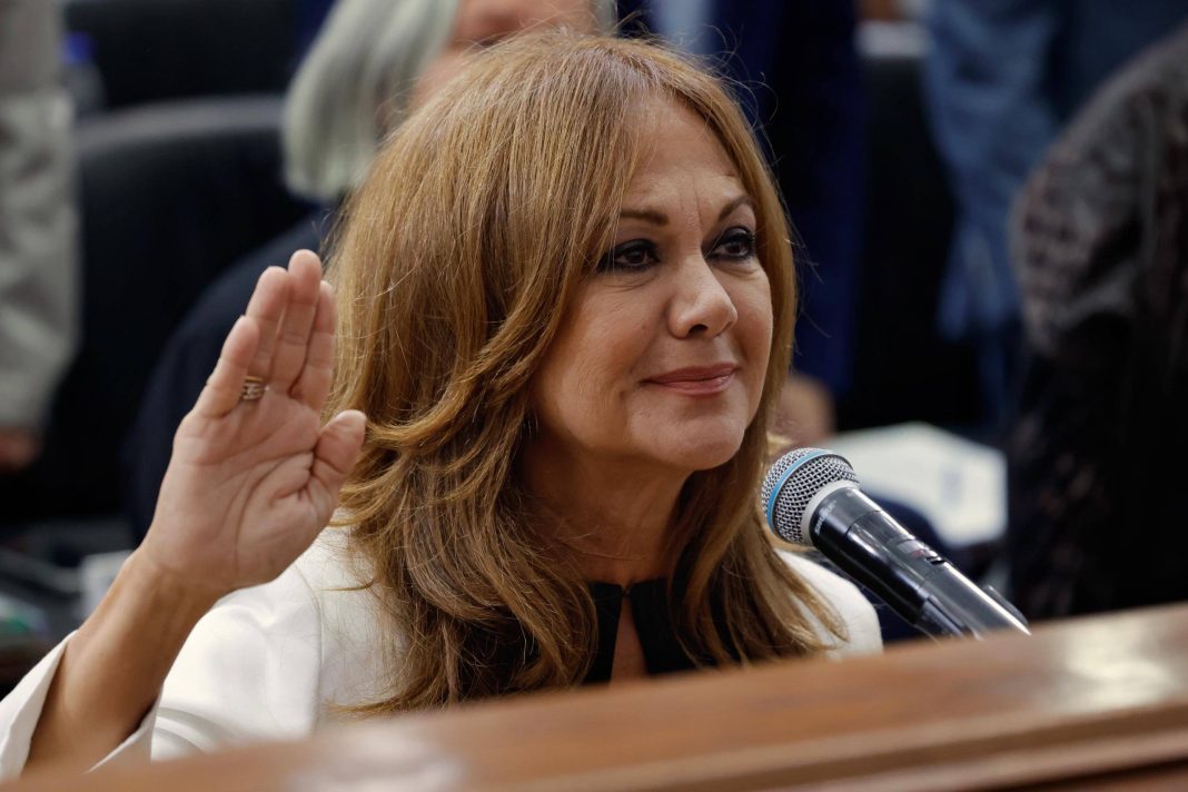 Eglee González Lobato Defensora del pueblo