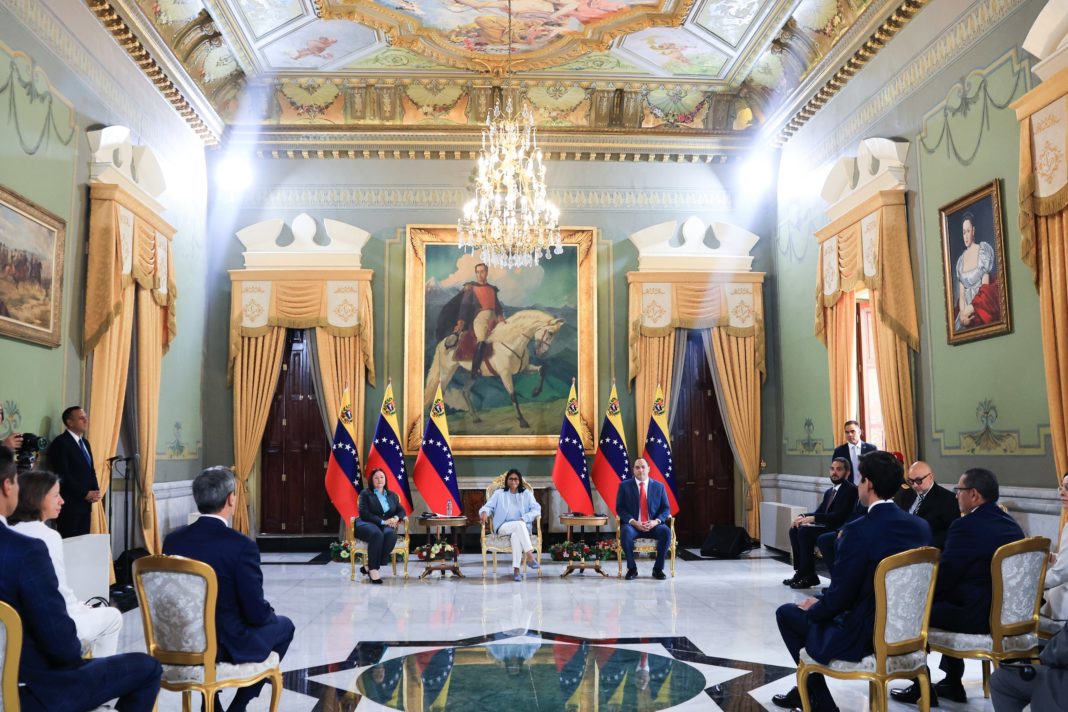 Firma de memorando entre Pdvsa y Schlumberger