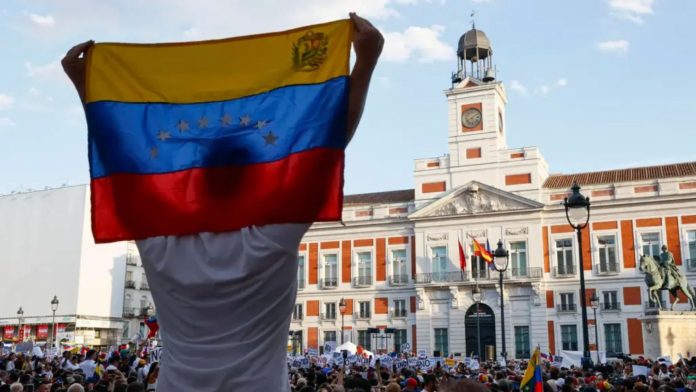 Venezolanos-en-Espana-696x392