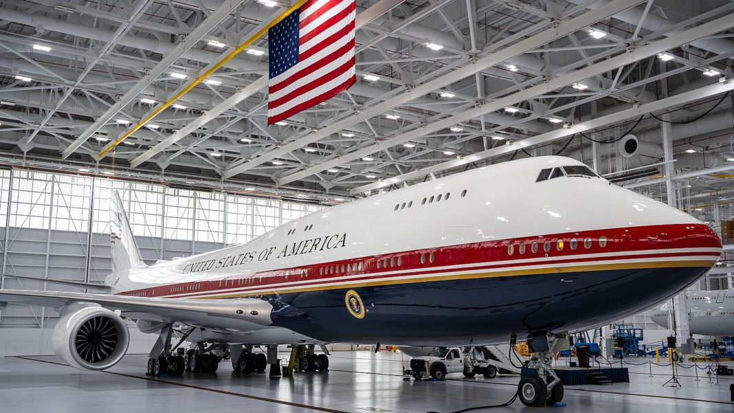 Boeing 747-8