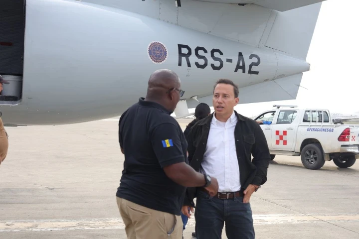Reciben hospital de campaña de Barbados para atender a afectados por terremotos