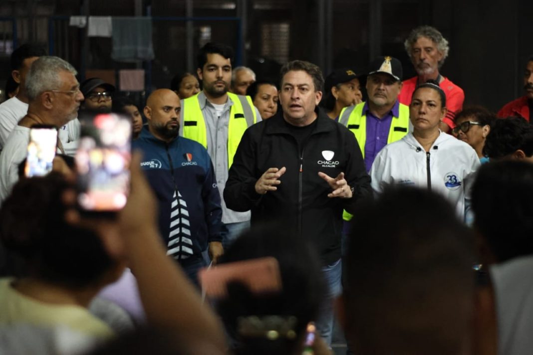Alcalde de Chacao, Gustavo Duque, evalúa daños en su jkurisdicción tras los terremotos del 24 de junio de 2026