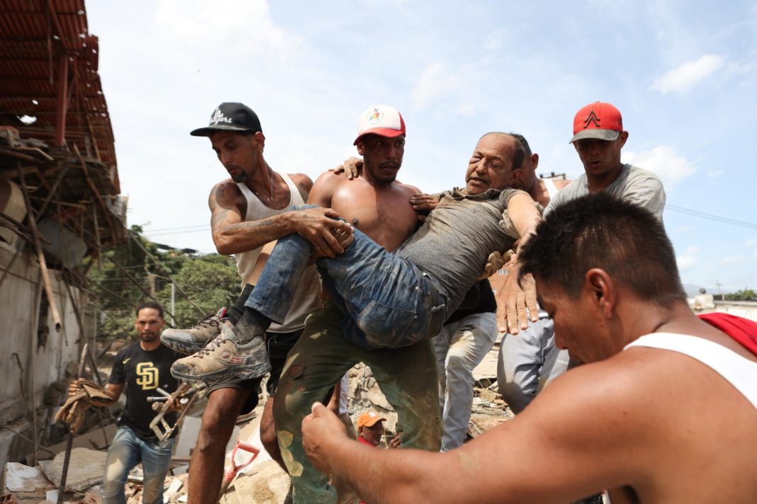 Persona rescatada en La Guaira tras el doblete sísmico del pasado 24 de junio