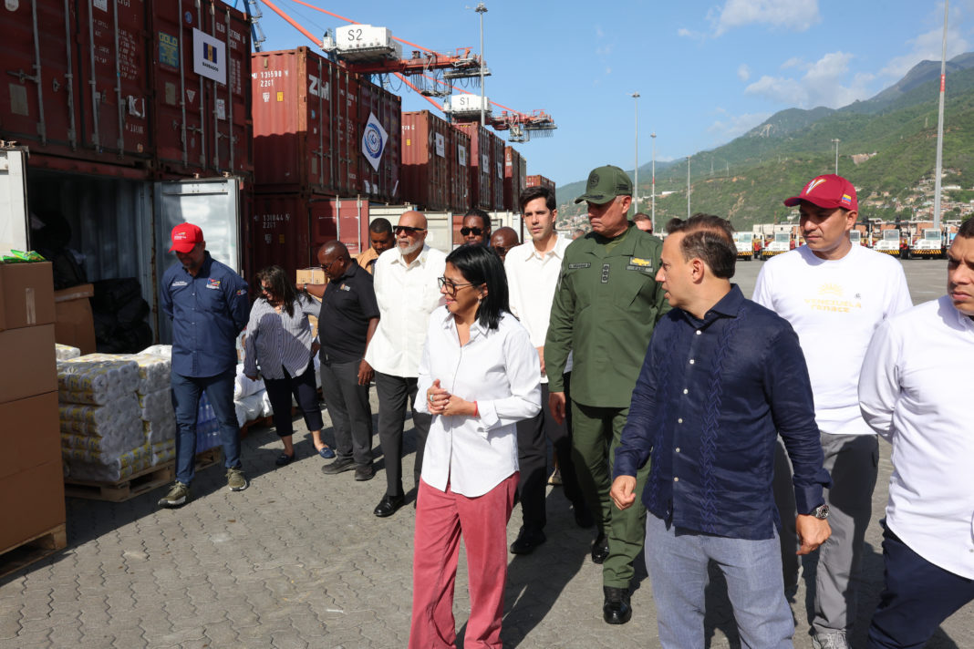 Delcy Rodríguez, recibió este martes 14072026 un total de 88 contenedores de ayuda humanitaria proveniente de la Comunidad del Caribe (CARICOM)