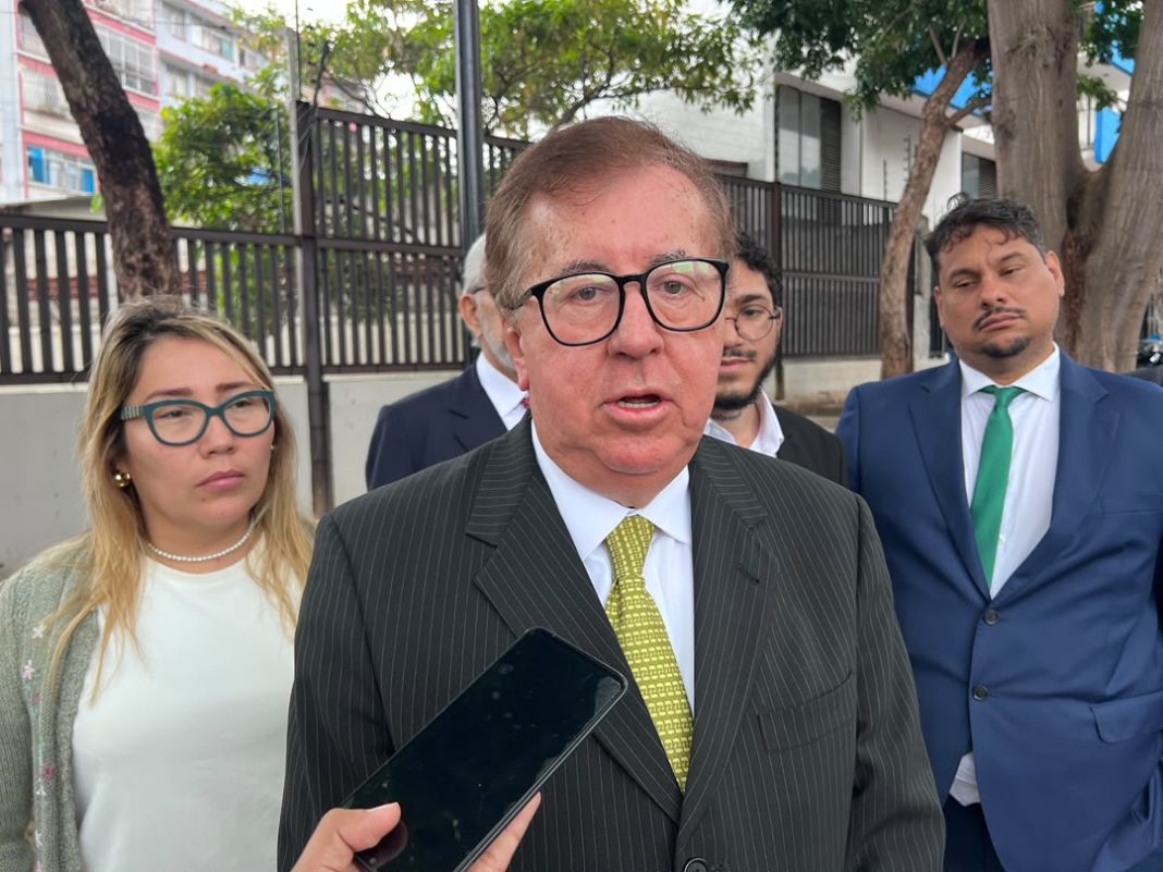 César Pérez Vivas
