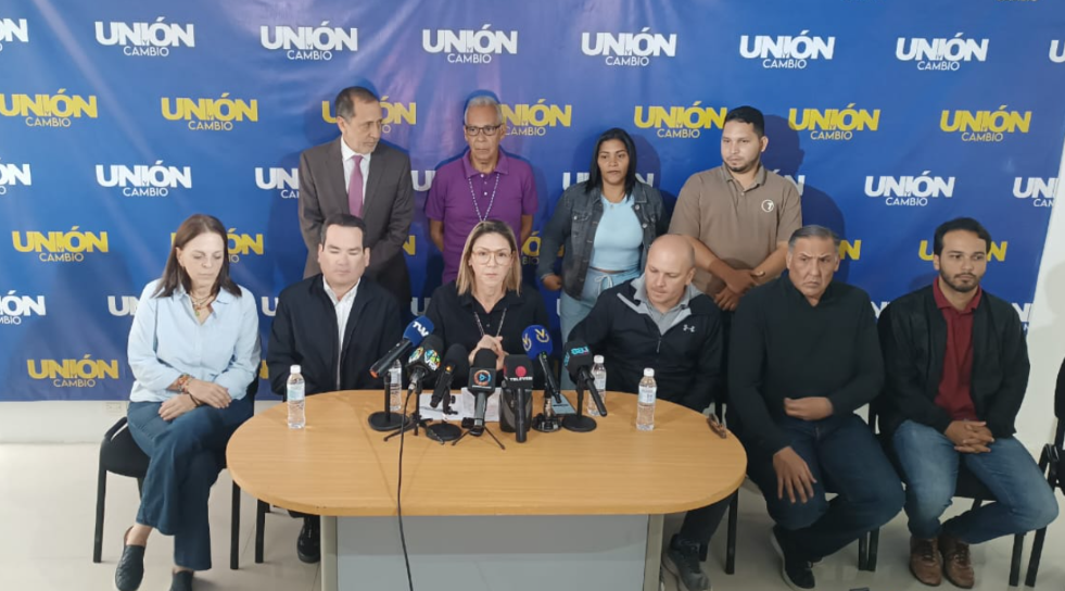 Rueda de prensa de Unión y Cambio