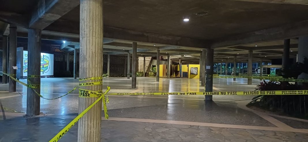 plaza cubierta rectorado ucv tras terremotos