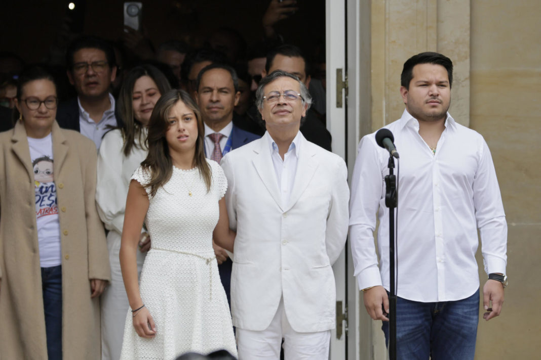 Petro se despide de la Casa de Nariño en su último acto como presidente de Colombia