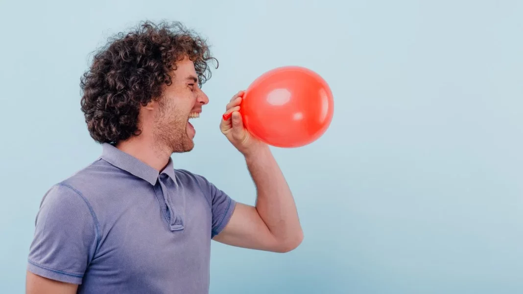 El óxido nitroso se suele consumir a través de globos que se llenan con cartuchos o bombas