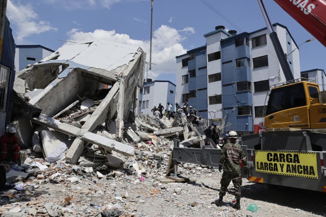 De la Espriella cifra en 181 los muertos por el terremoto, 59 menos que datos regionales