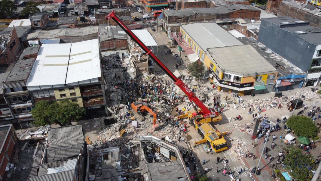 Presidente de Colombia decreta tres días de duelo nacional por fallecidos en el terremoto