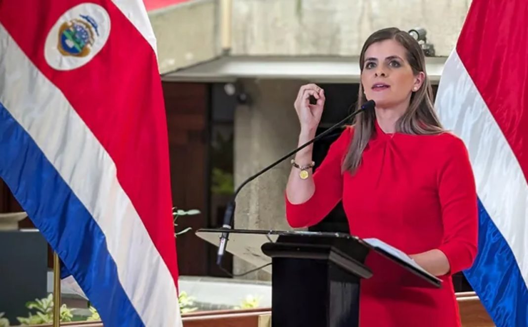 LAURA FERNÀNDEZ DELGADO
