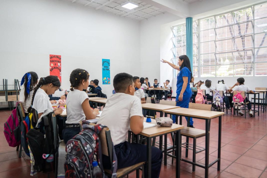 25-Recorrido-regreso-a-clases-en-Caracas-El-Diario-Jose-Daniel-Ramos