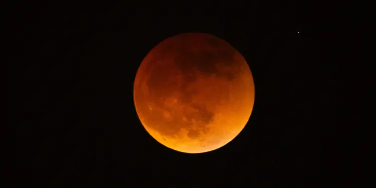 ECLIPSE LUNAR PARCIAL
