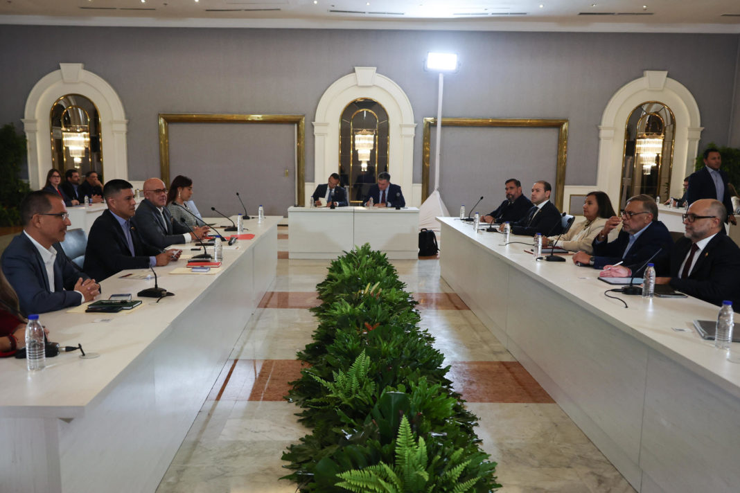 Inicia el segundo ciclo de conversaciones entre el chavismo y la oposición en Venezuela