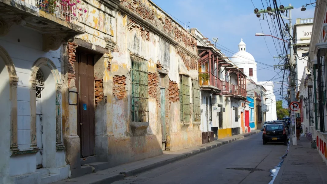 santa-marta-amanece-con-calles-vacias-pese-al-parte-de-normalidad-del-gobierno-c-20260923-141733-hGwQ