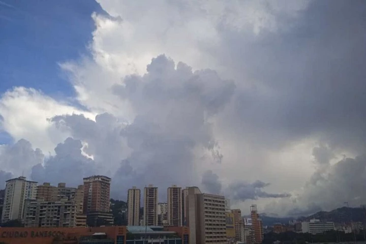 Cieloparcialmentenublado.jpg