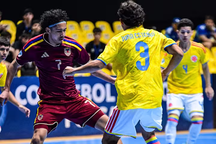 Venezuela-golea-3-x-0-a-Colombia-y-disputara-semifinal-contra-Chile